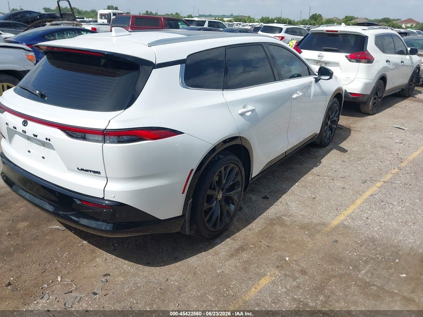 2025 TOYOTA CROWN SIGNIA auction photo 4