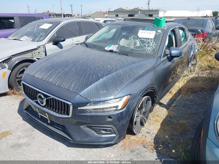 7JR102FL1KG003650 2019 Volvo S60 T5 Inscription photo 1