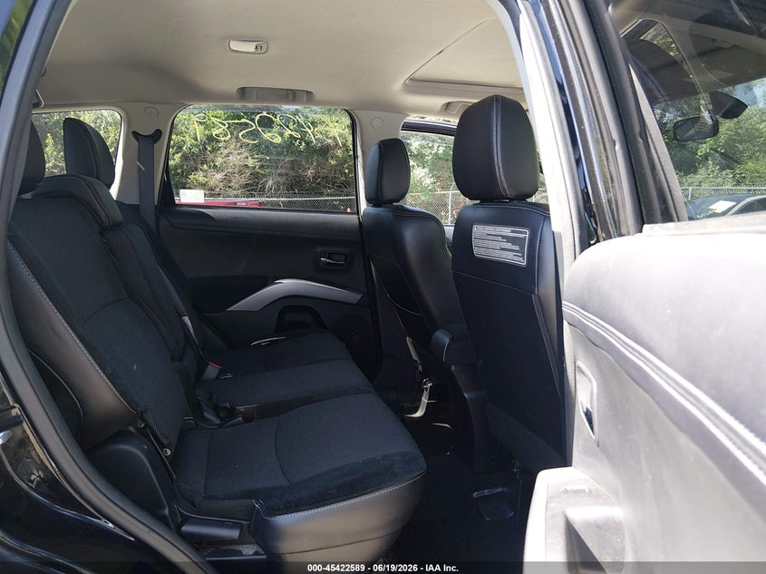 2011 MITSUBISHI OUTLANDER auction photo 8