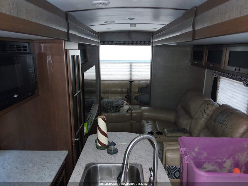 2016 KEYSTONE PREMIER auction photo 8