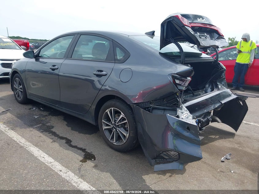 2024 KIA FORTE auction photo 3