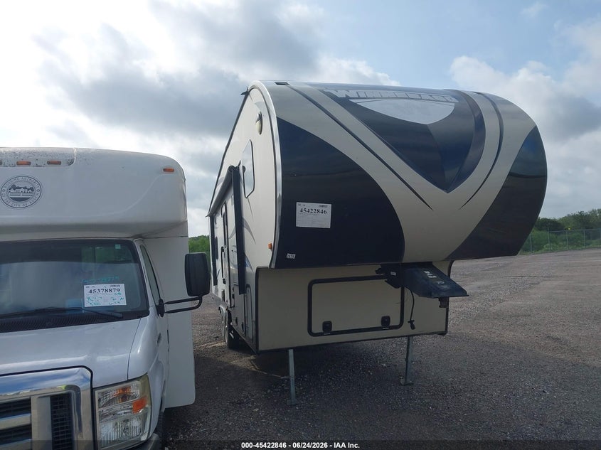 2015 WINNEBAGO VOYAGE auction photo 1