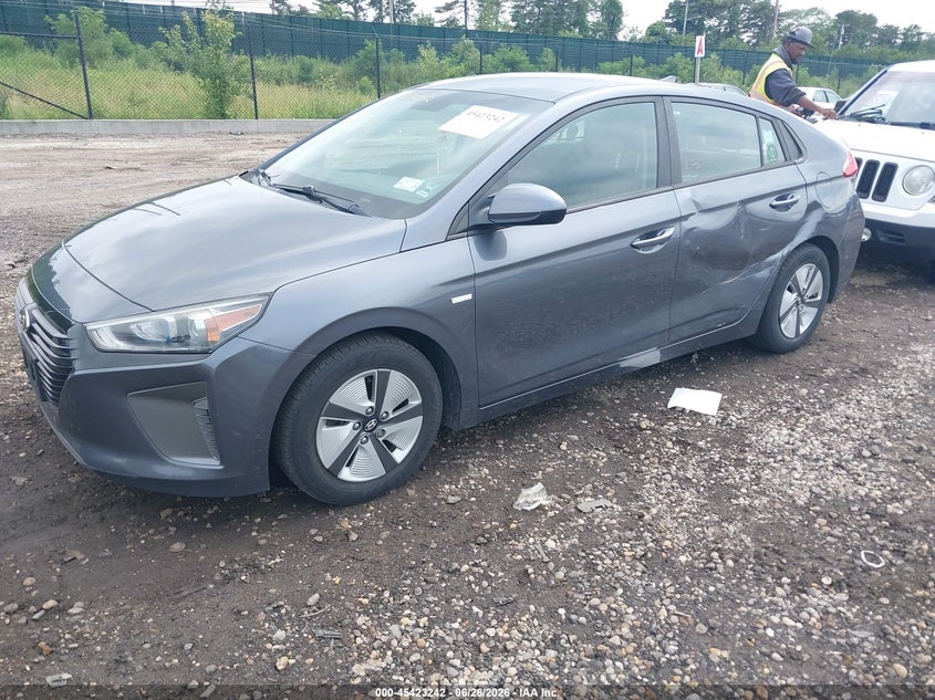 2018 HYUNDAI IONIQ HYBRID auction photo 2