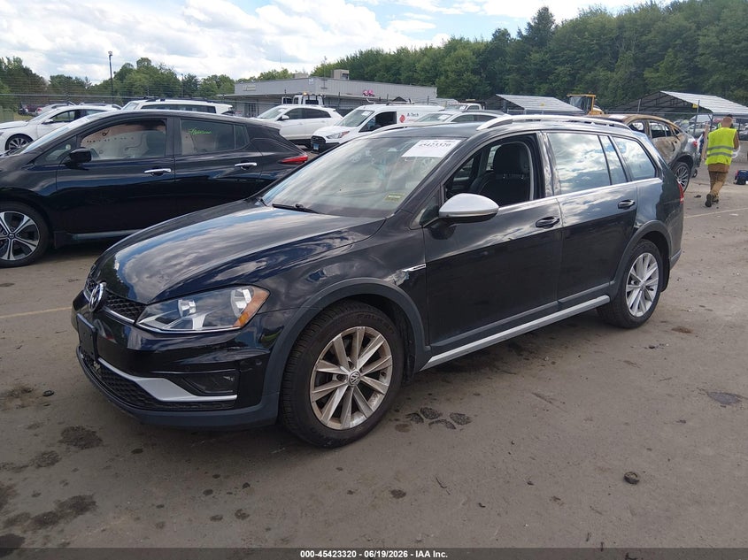 2017 VOLKSWAGEN GOLF ALLTRACK auction photo 2