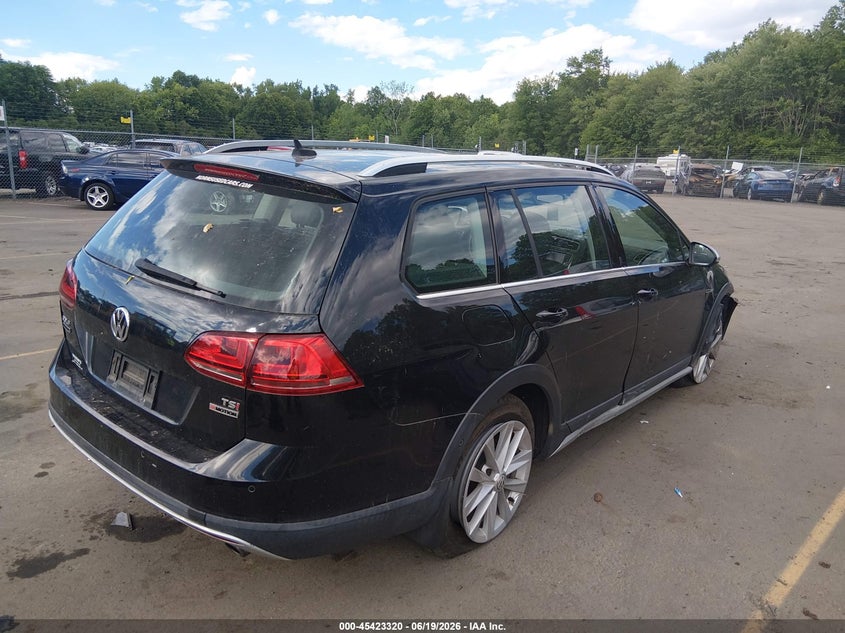 2017 VOLKSWAGEN GOLF ALLTRACK auction photo 4