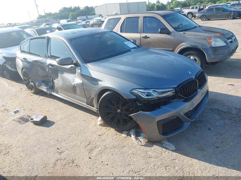 Vin: wba13bk03pcm25545, lot: 45921438, bmw m550 i xdrive 2023 img_1