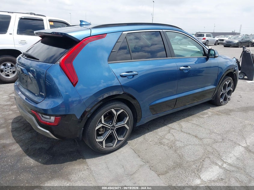 Vin: kndct3le8r5126104, lot: 45921522, kia niro sx touring 20244