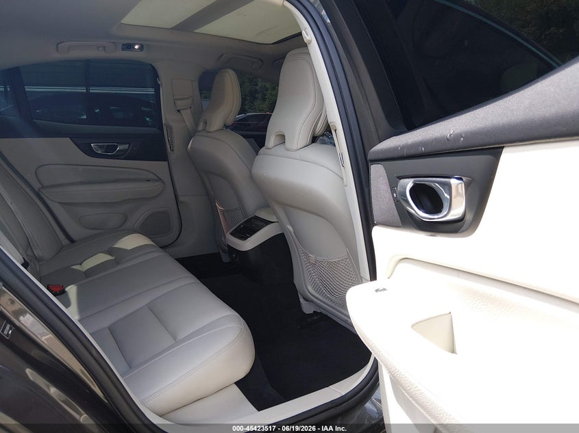 2019 VOLVO S60 auction photo 8