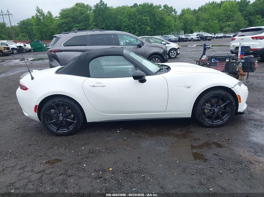 2021 Mazda Mx-5 Miata Club VIN: JM1NDAC78M0452213 Lot: 45423596