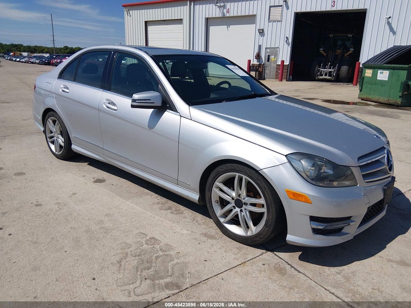 2012 Mercedes-Benz C 300 Luxury 4Matic/Sport 4Matic