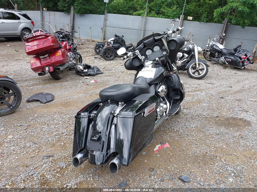2009 HARLEY-DAVIDSON FLHTCU auction photo 4