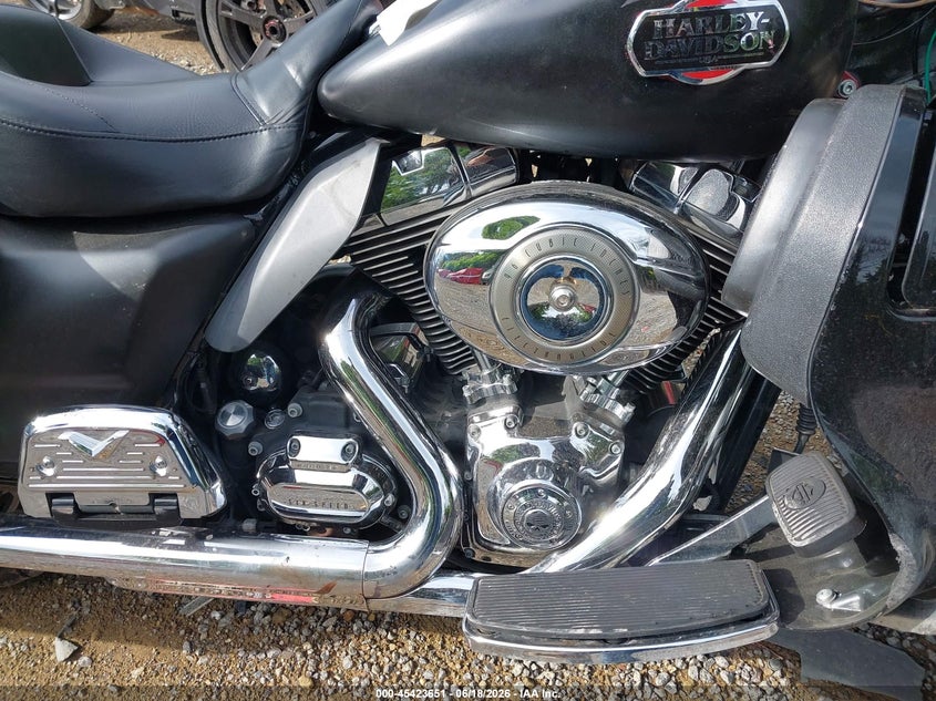 2009 HARLEY-DAVIDSON FLHTCU auction photo 8