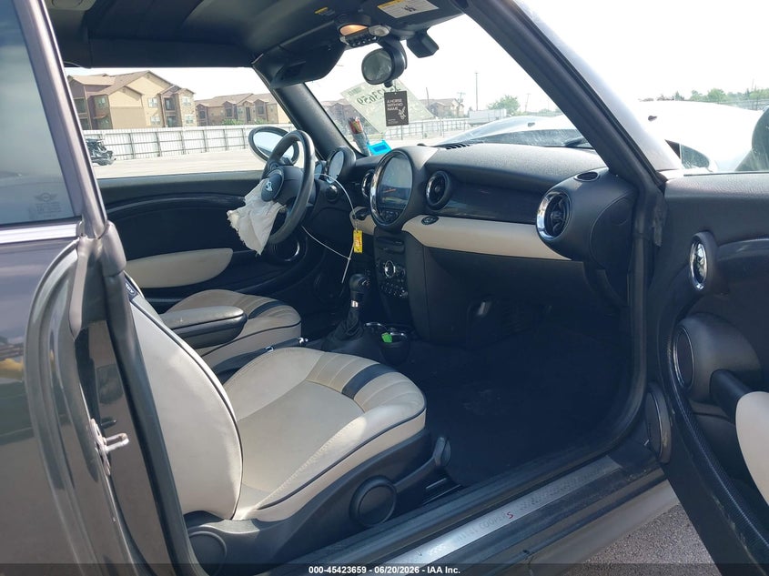 2015 MINI CONVERTIBLE auction photo 5