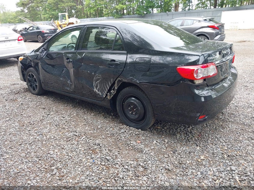 2013 TOYOTA COROLLA auction photo 3