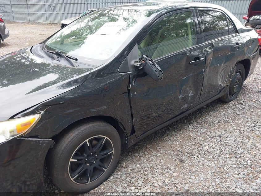 2013 TOYOTA COROLLA auction photo 6