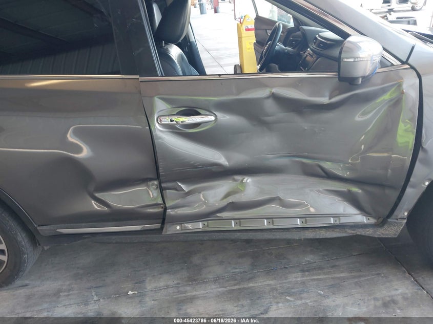 2018 NISSAN ROGUE auction photo 6
