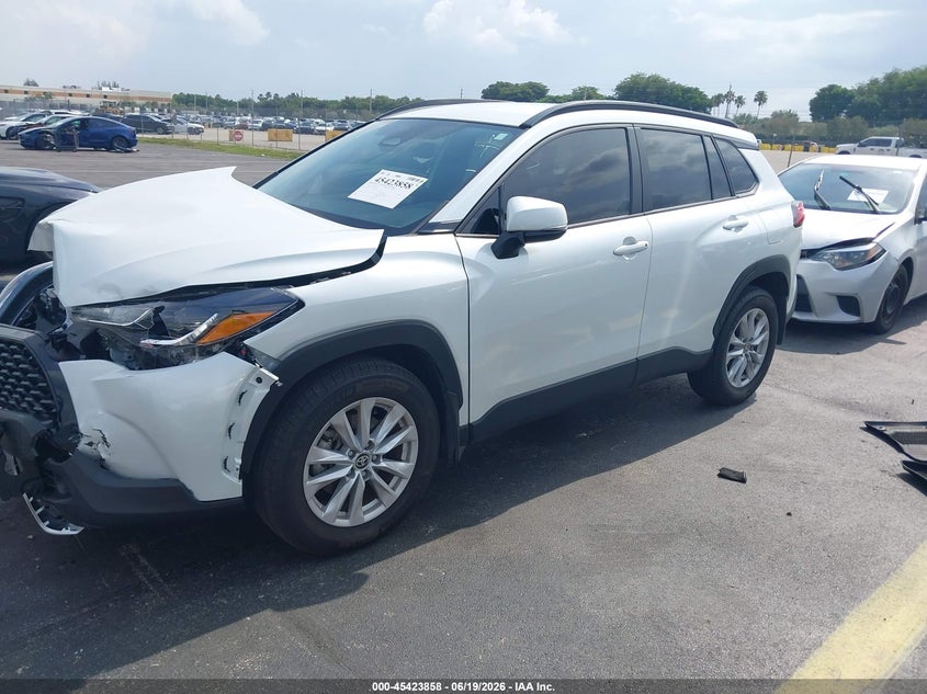 2024 Toyota Corolla Cross Le 7MUCAAAG9RV115675 photo 1