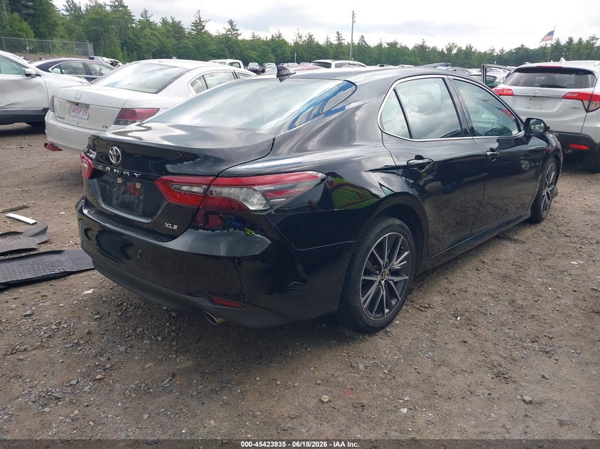 2022 TOYOTA CAMRY auction photo 4