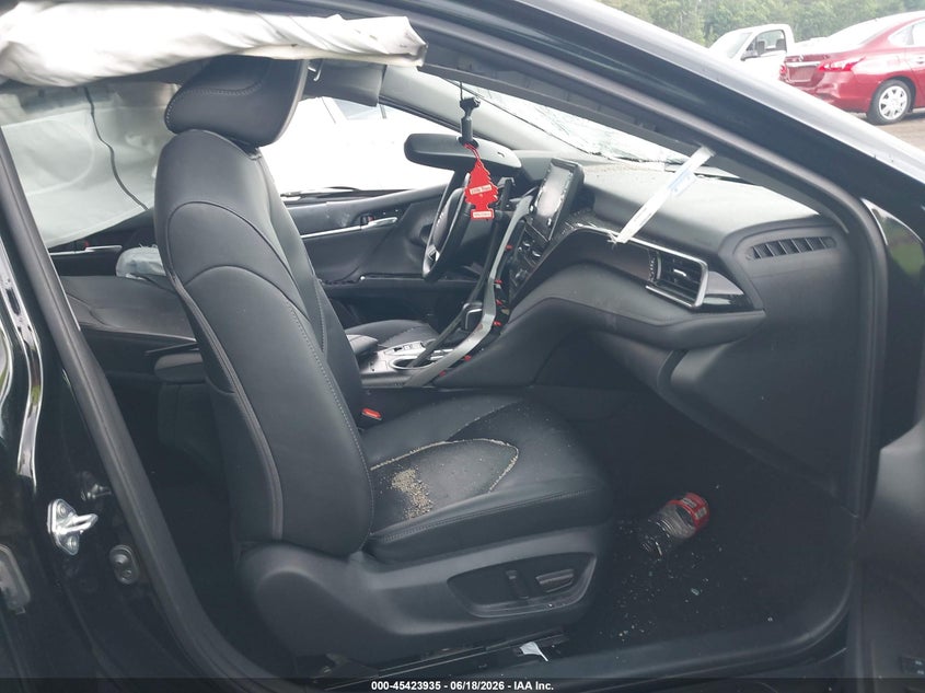 2022 TOYOTA CAMRY auction photo 5