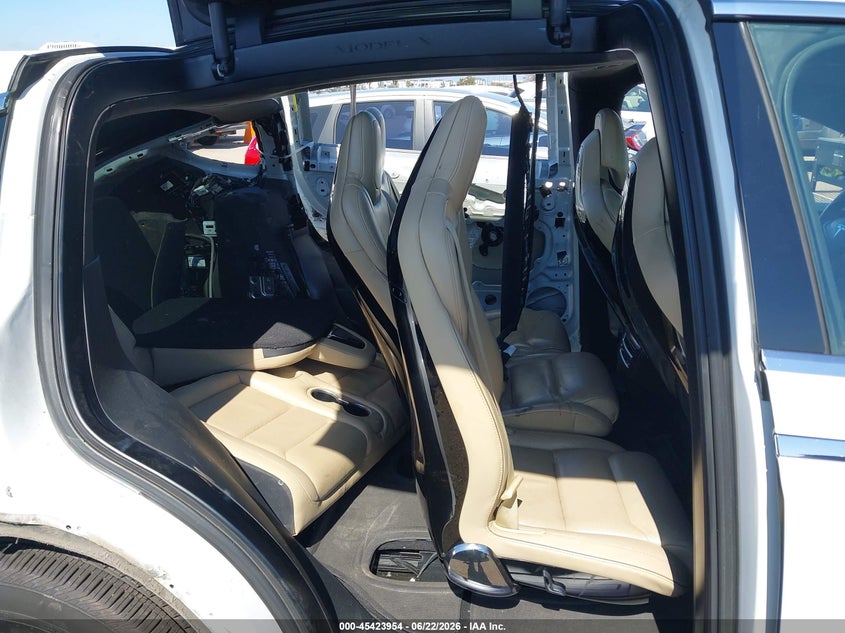 2016 Tesla Model X 60D/70D/75D/90D VIN: 5YJXCAE28GF004346 Lot: 45423954