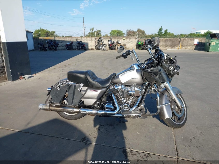 2017 Harley-Davidson Fltrxs Road Glide Special VIN: 1HD1KTC3XHB653911 Lot: 45423960