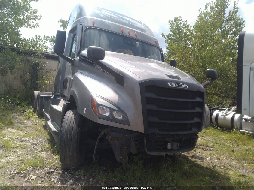 2021 FREIGHTLINER NEW CASCADIA 126 auction photo 2