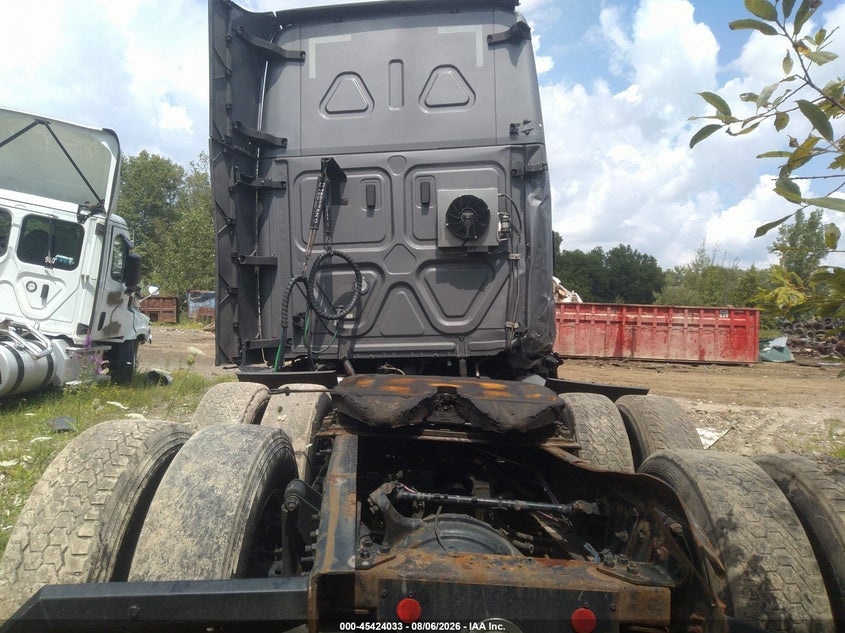 2021 FREIGHTLINER NEW CASCADIA 126 auction photo 8