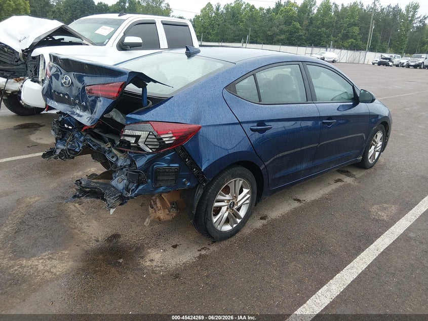 2020 HYUNDAI ELANTRA auction photo 4