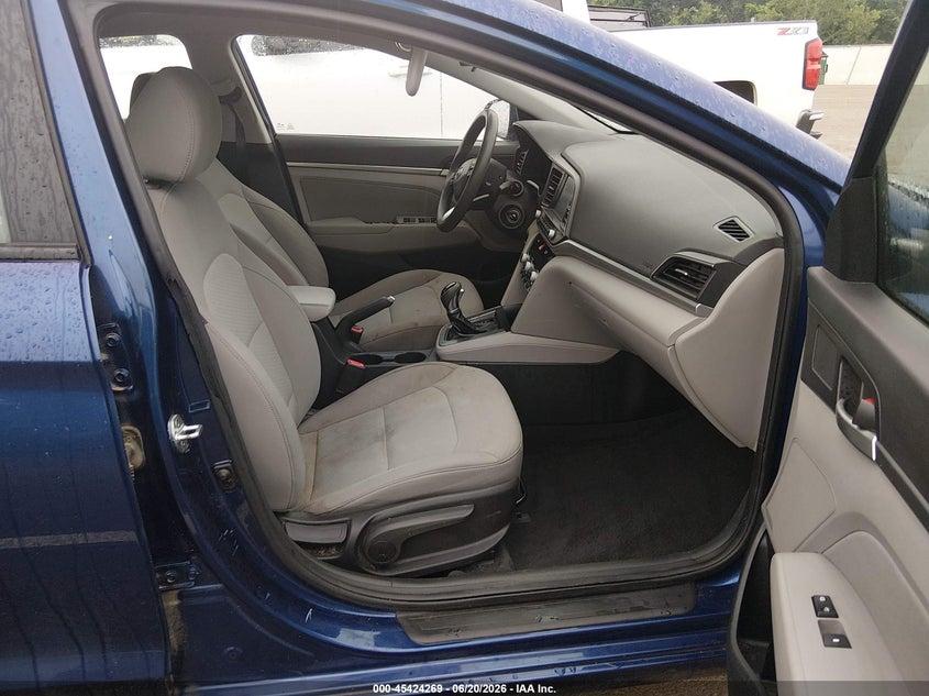 2020 HYUNDAI ELANTRA auction photo 5