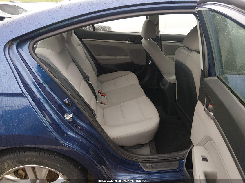 2020 HYUNDAI ELANTRA auction photo 8