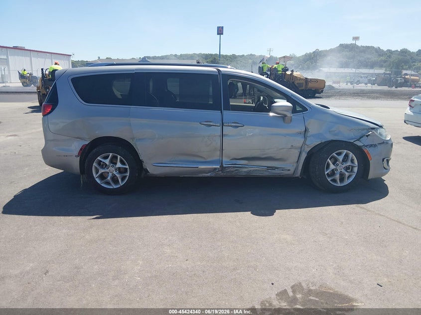 CHRYSLER PACIFICA - zdjęcie 11