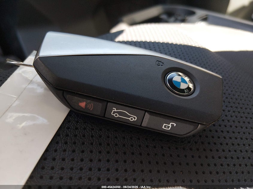 2025 BMW Ix xDrive50 VIN: WB523CF05SCU31200 Lot: 45424350