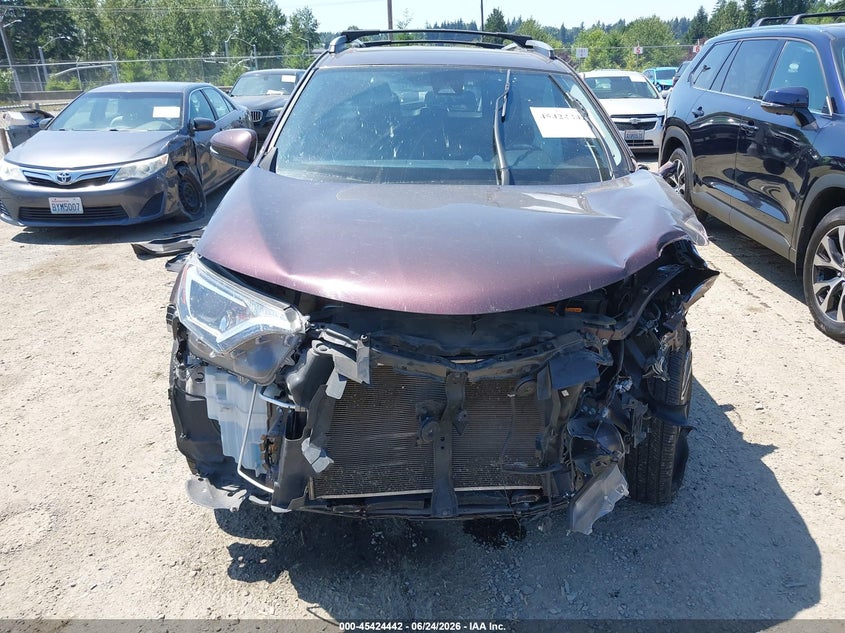 2017 TOYOTA RAV4 XLE — Photo 12
