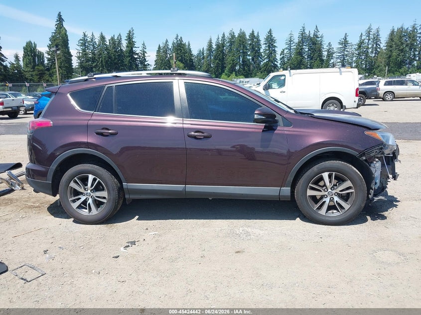 2017 TOYOTA RAV4 XLE — Photo 13