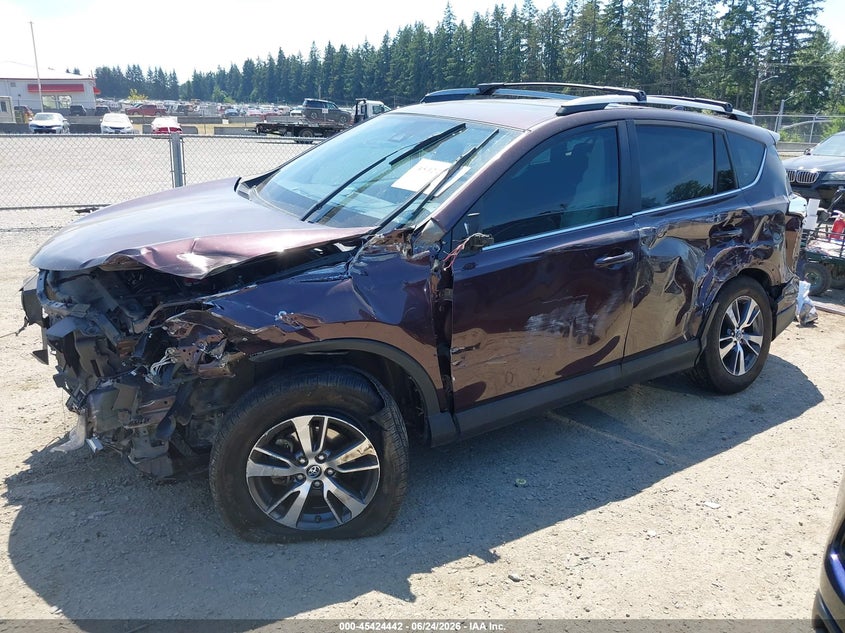 2017 TOYOTA RAV4 XLE — Photo 14