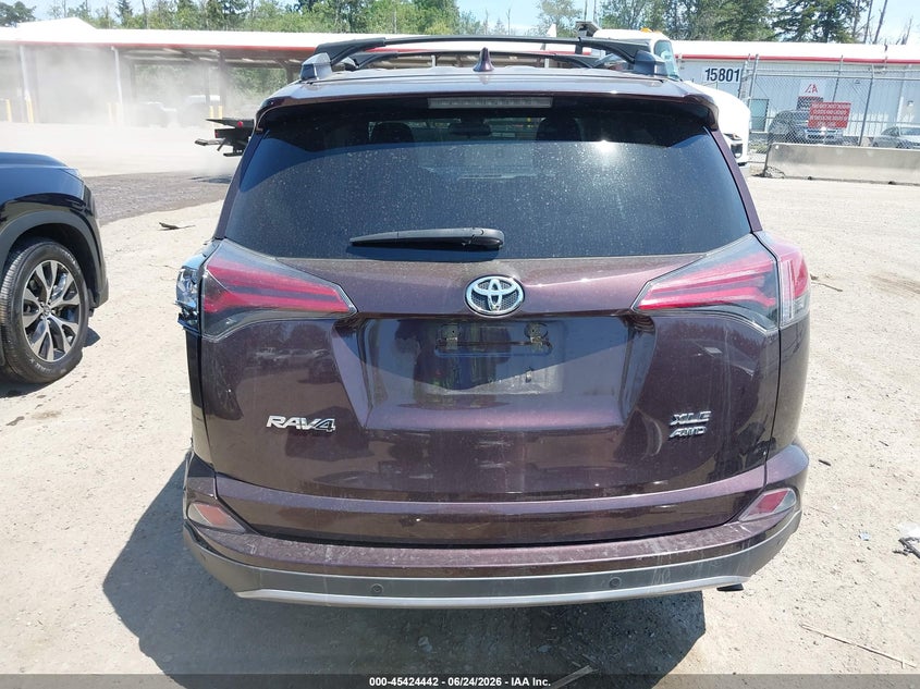2017 TOYOTA RAV4 XLE — Photo 16