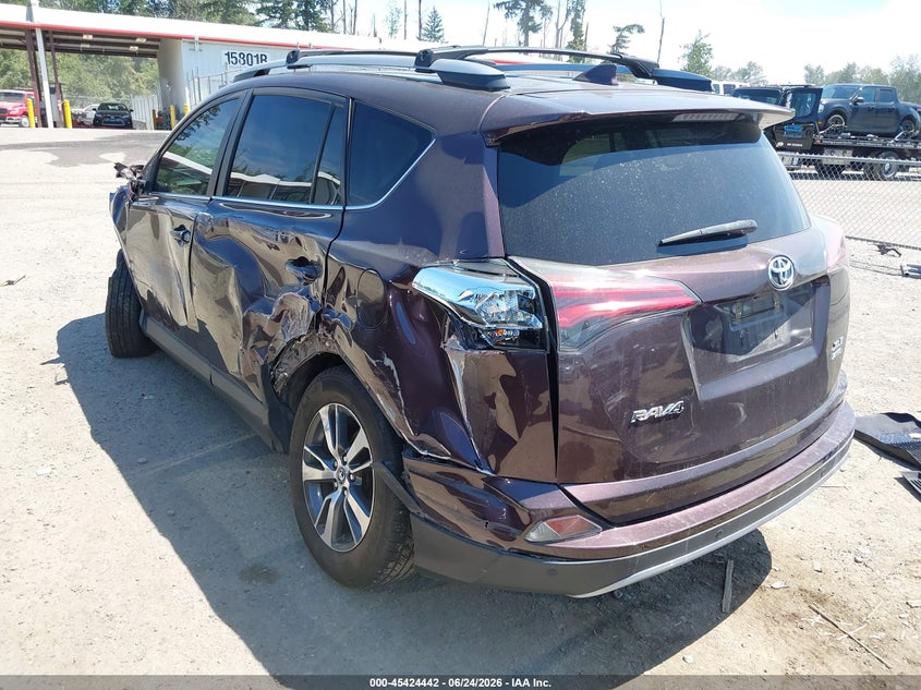 2017 TOYOTA RAV4 XLE — Photo 3