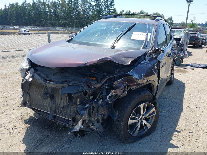 2017 TOYOTA RAV4 XLE — Photo 6