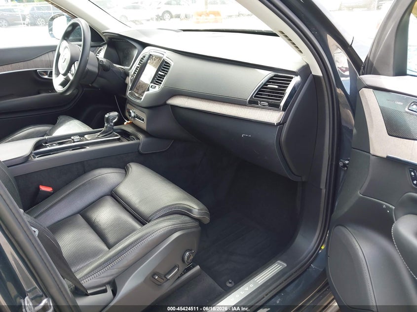 2022 VOLVO XC90 auction photo 5
