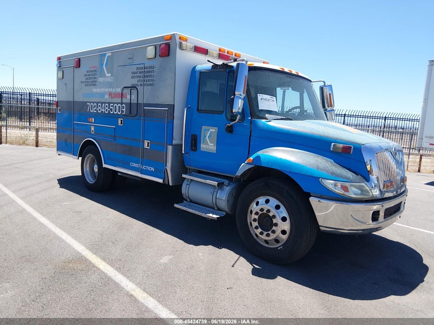 2002 INTERNATIONAL 4000 4300