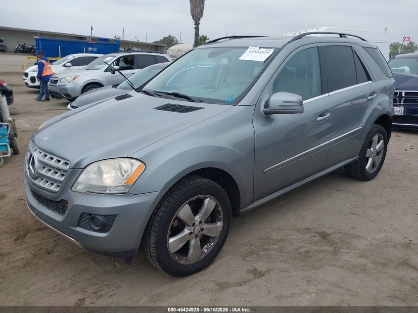 2011 Mercedes-Benz Ml 350 4JGBB5GB8BA716256 photo 1