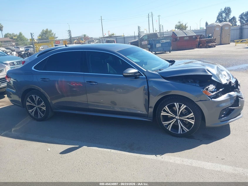 2021 VOLKSWAGEN PASSAT 2.0T SE — Фото 13