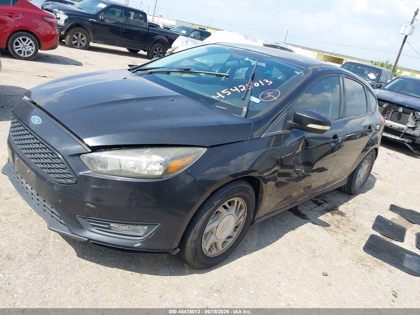 Vin: 1fadp3k27fl386863, lot: 45923068, ford focus se 20152