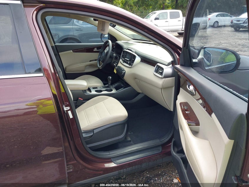 2016 KIA SORENTO auction photo 5