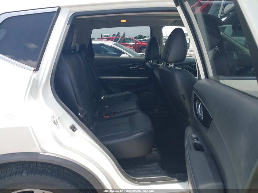 2018 NISSAN ROGUE auction photo 8