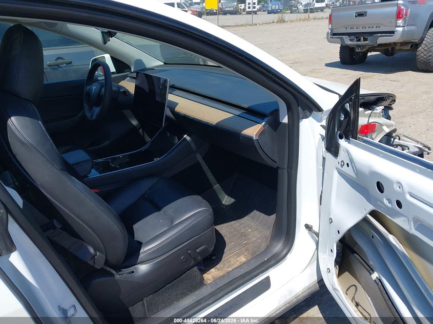 2020 TESLA MODEL Y auction photo 5