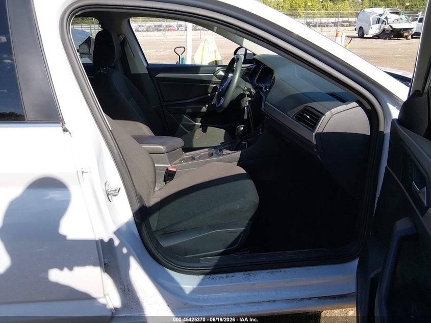 2019 VOLKSWAGEN JETTA auction photo 5