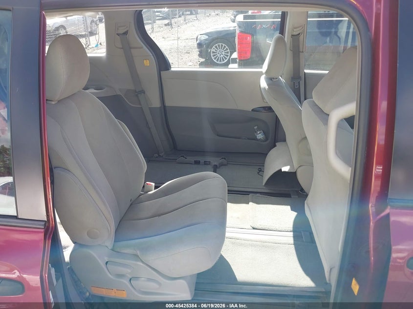 2012 TOYOTA SIENNA VAN 2.7L I-4 DOHC, VVT, 187HP