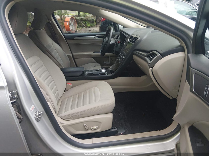 2019 FORD FUSION HYBRID auction photo 5