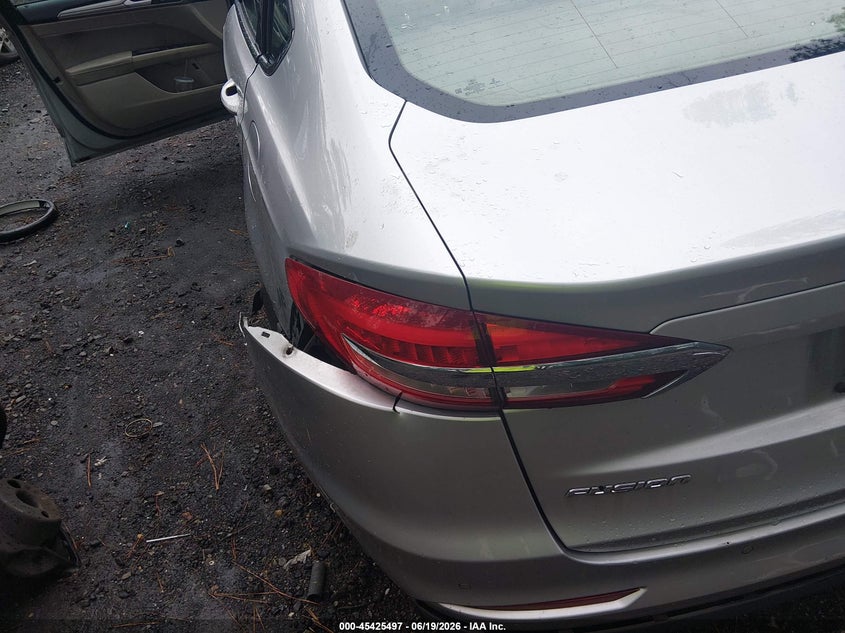 2019 FORD FUSION HYBRID auction photo 6